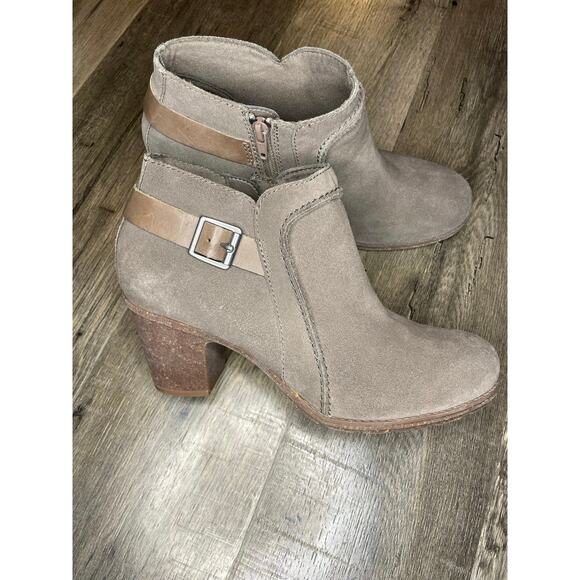 Clarks Sashlin Ester Brown Suede Ankle Boots Booties 10 Classic Zip Normcore - Picture 1 of 6